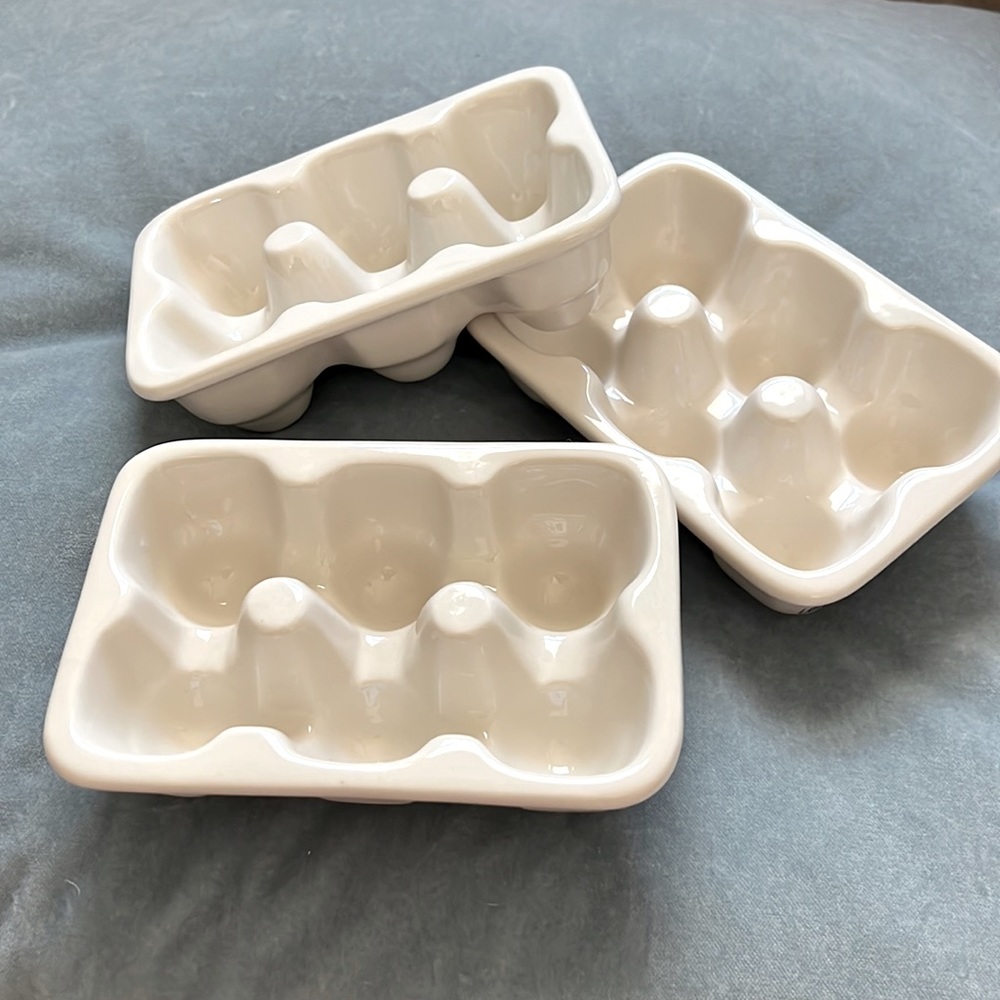 Egg Tray - ceramic